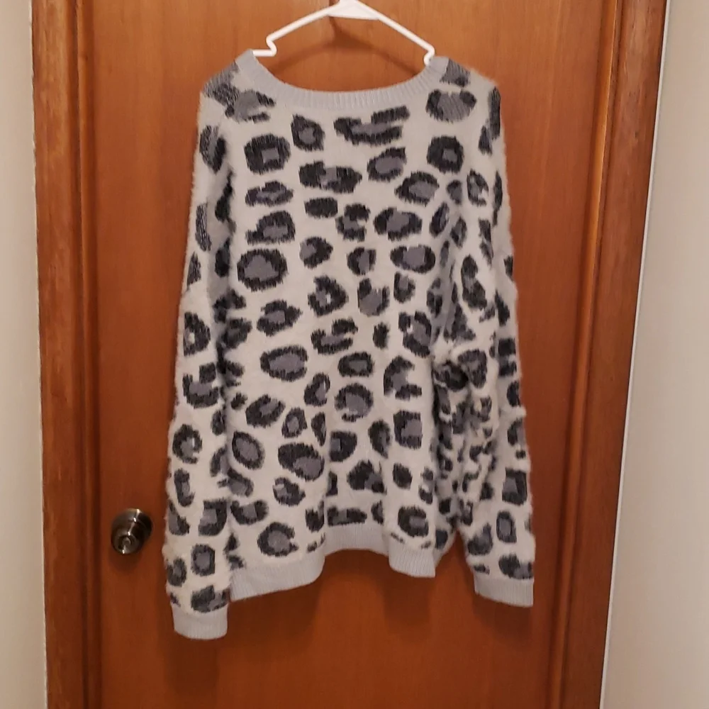 Animal print sweater - Picture 6 of 7